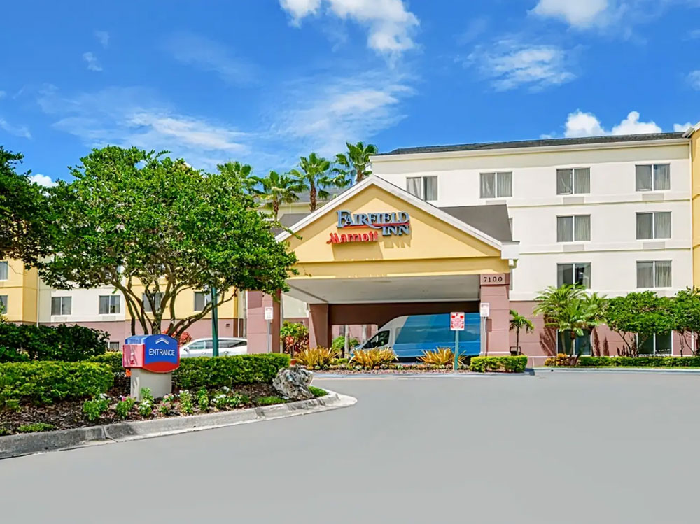 Hotel and Lounges at Orlando International Airport